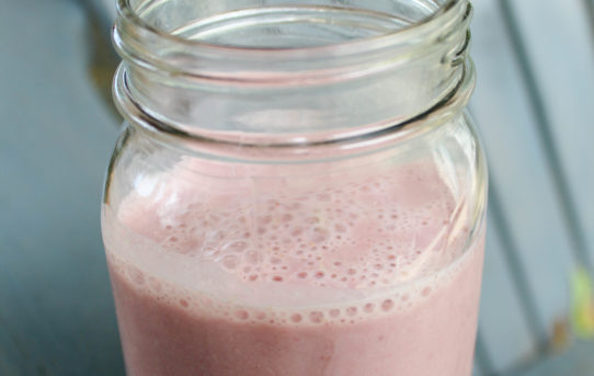 Peanut Butter & Jelly Sandwich Smoothie (THM FP with S option)